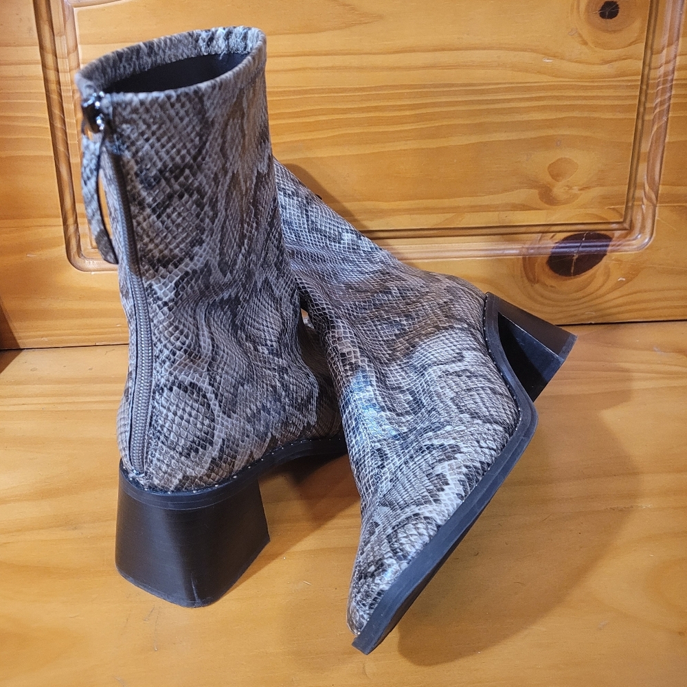 BOSS Python Print Fitted Ankle Boots - Picture 2 of 12